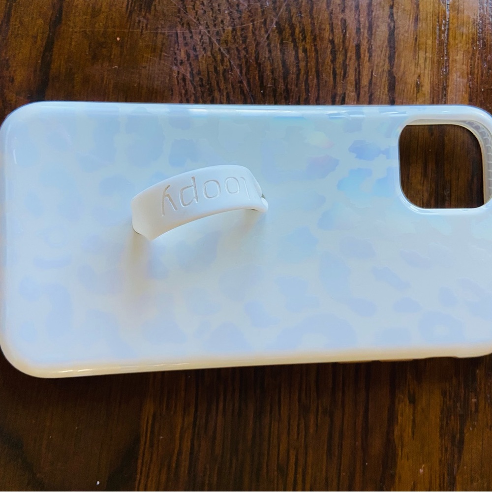 Loopy iPhone 11 White Leopard Case